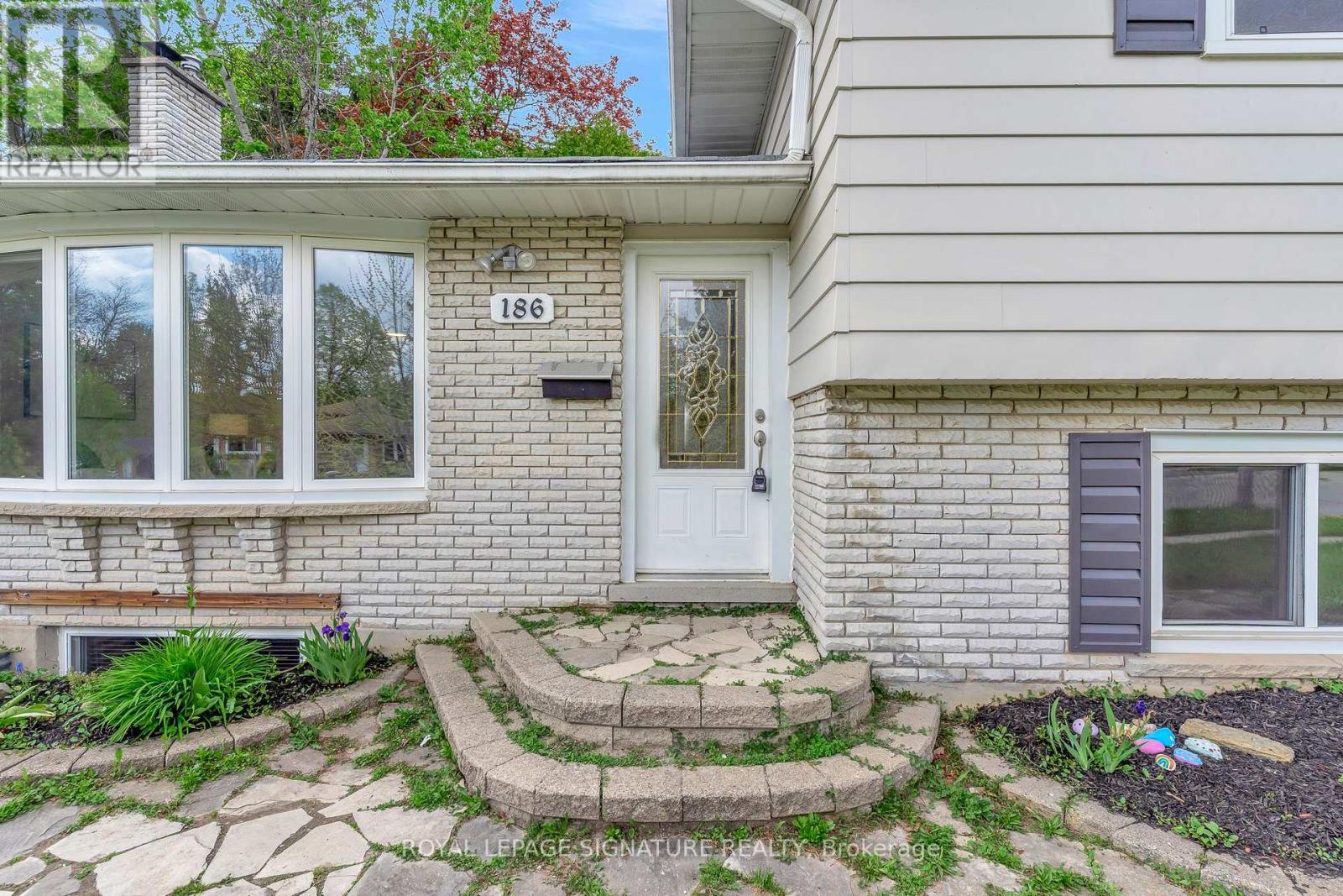 Property at 186 CEDARBRAE AVENUE image 5