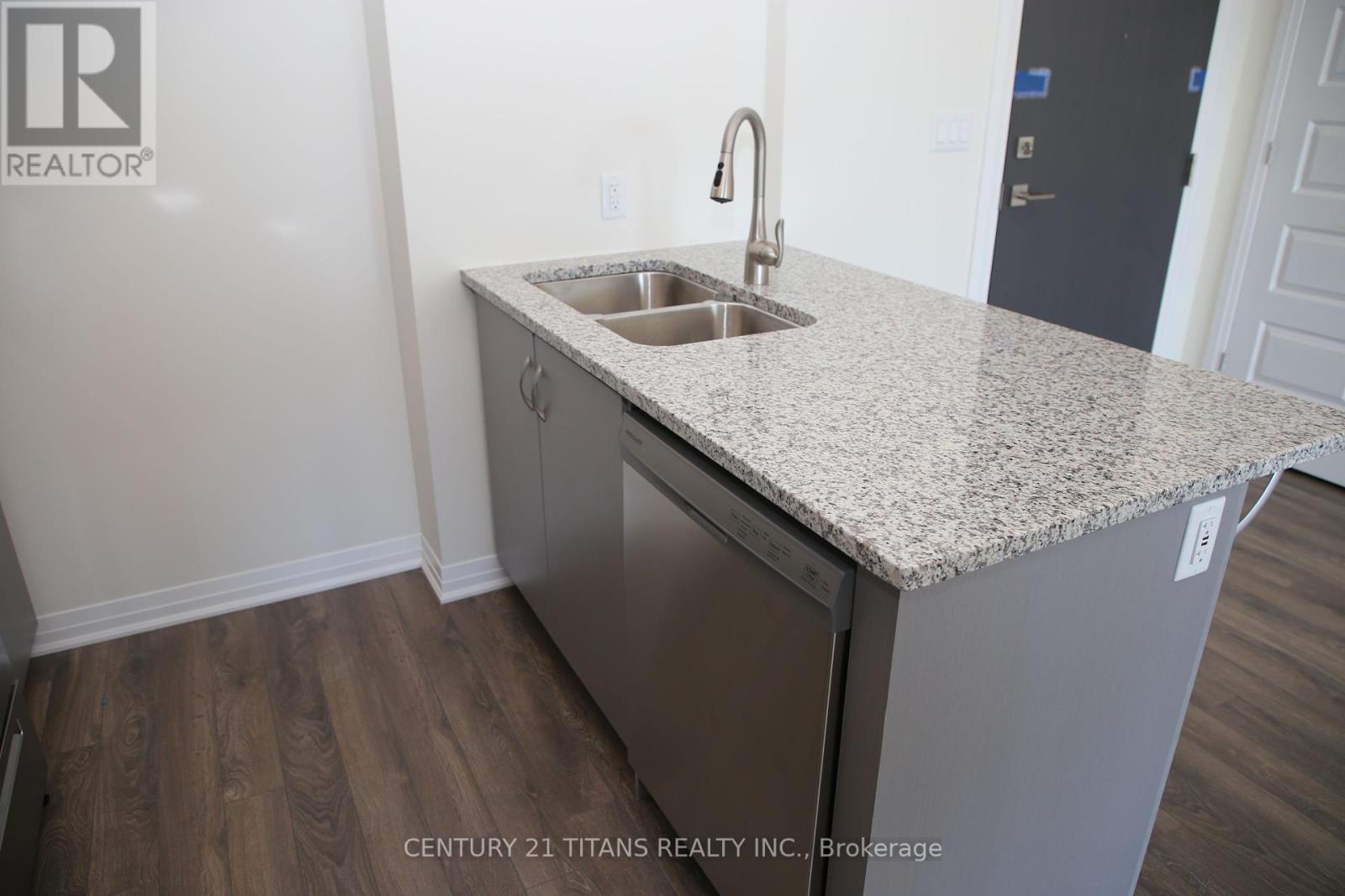 502 - 58 Adam Sellers Street, Markham, Ontario  L6B 1P5 - Photo 5 - N12155892