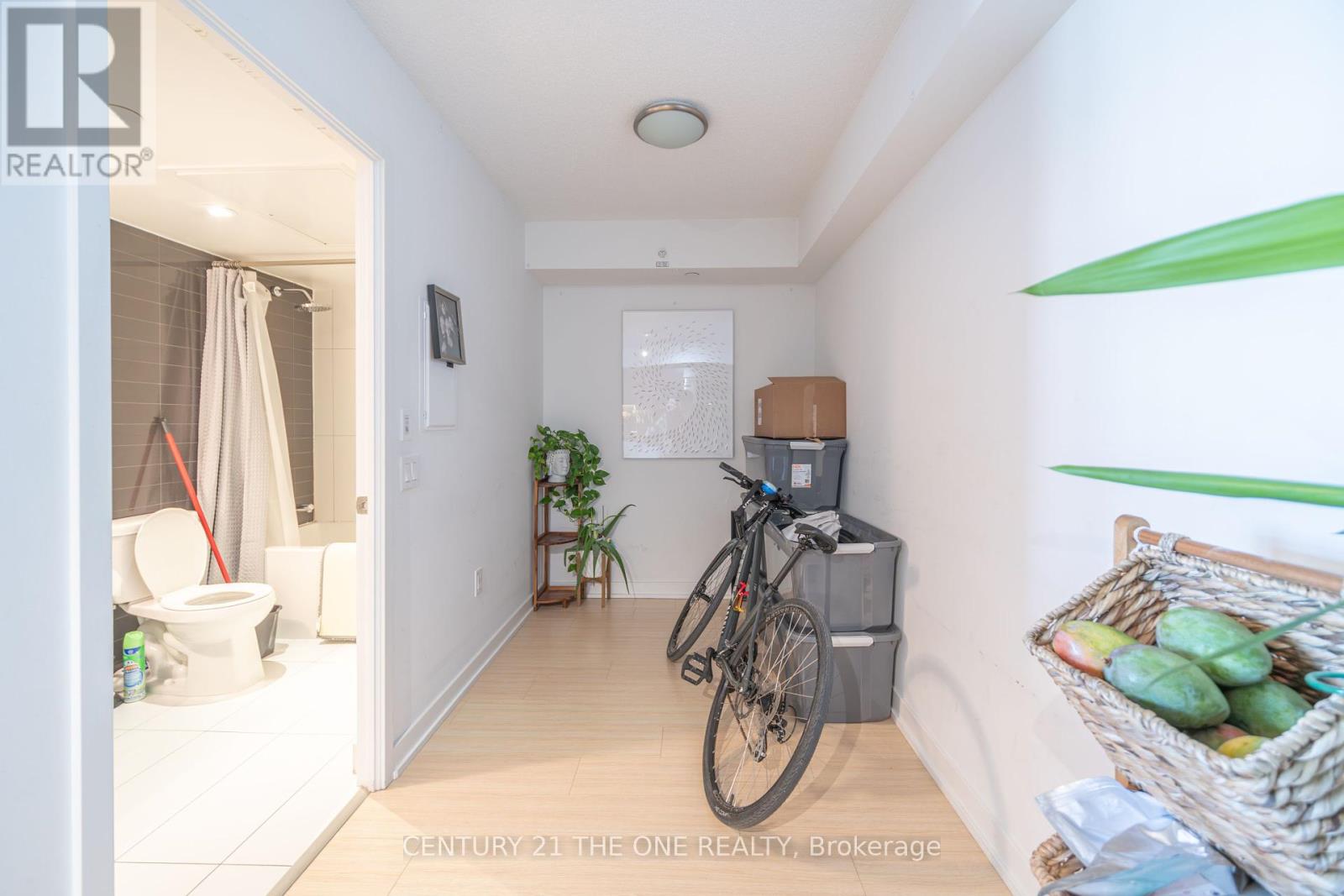 1003 - 75 Queens Wharf Road, Toronto, Ontario  M5V 0J8 - Photo 10 - C12155902