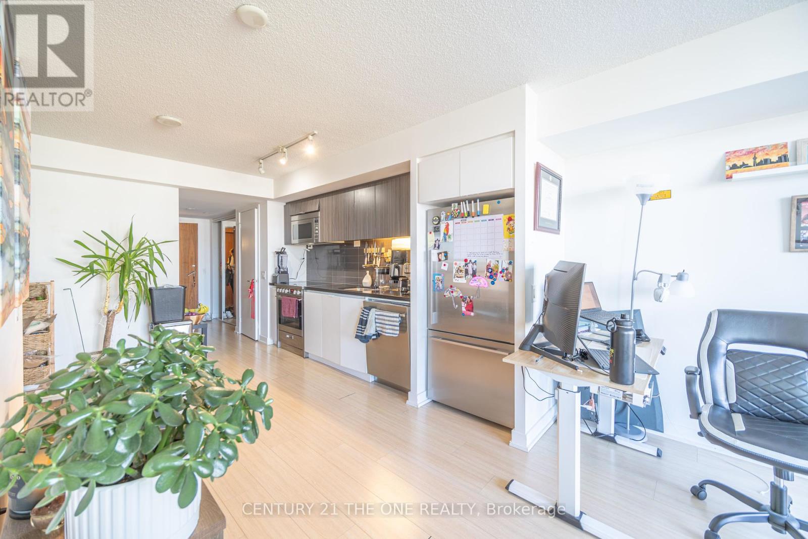 1003 - 75 Queens Wharf Road, Toronto, Ontario  M5V 0J8 - Photo 4 - C12155902