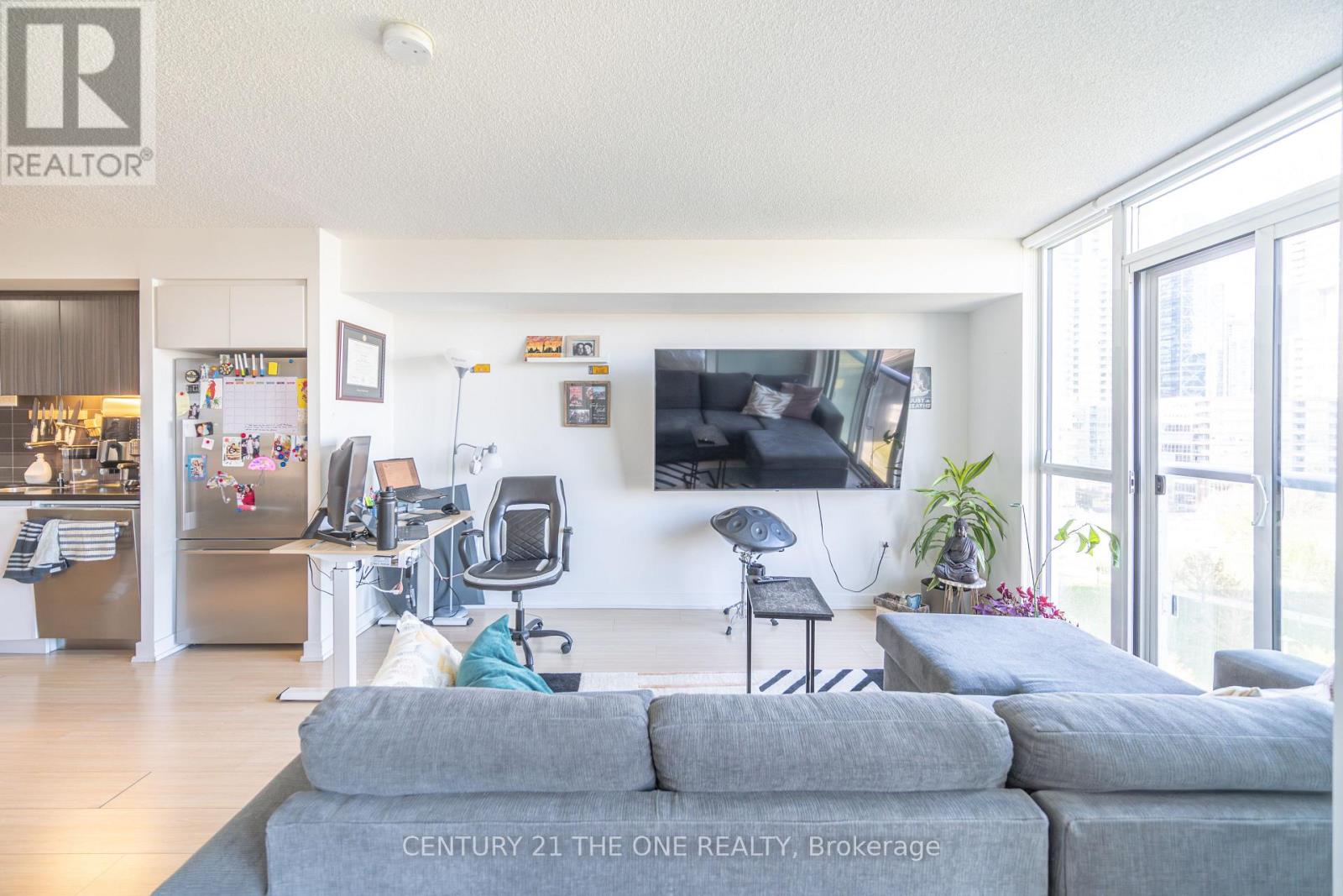 1003 - 75 Queens Wharf Road, Toronto, Ontario  M5V 0J8 - Photo 8 - C12155902