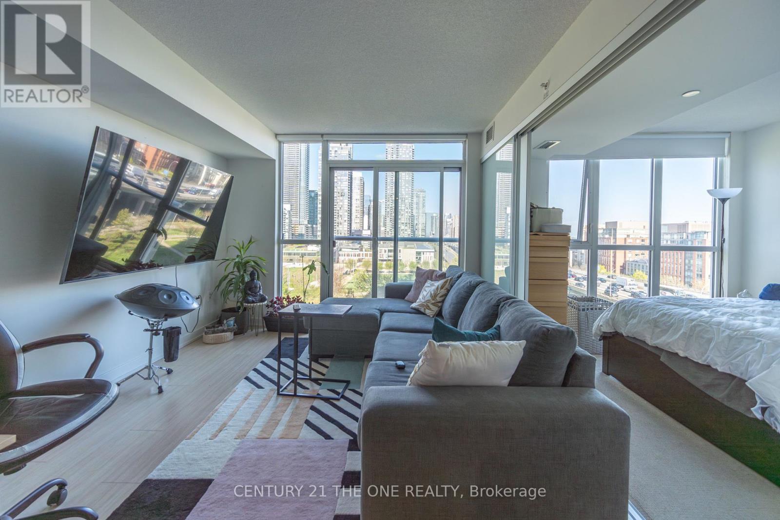 1003 - 75 Queens Wharf Road, Toronto, Ontario  M5V 0J8 - Photo 9 - C12155902