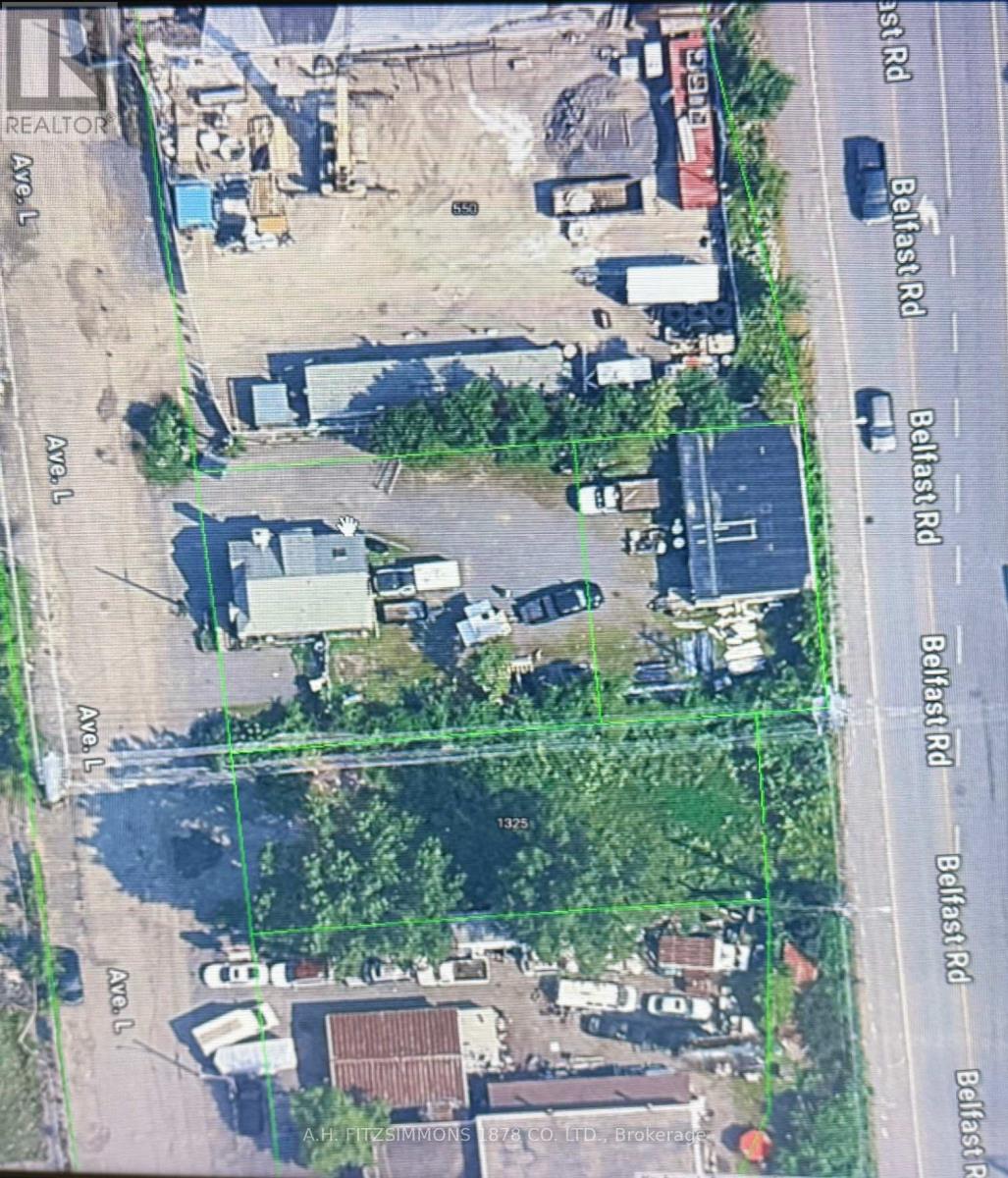 1321 Avenue L, Ottawa, Ontario  K1G 0A3 - Photo 1 - X12155896