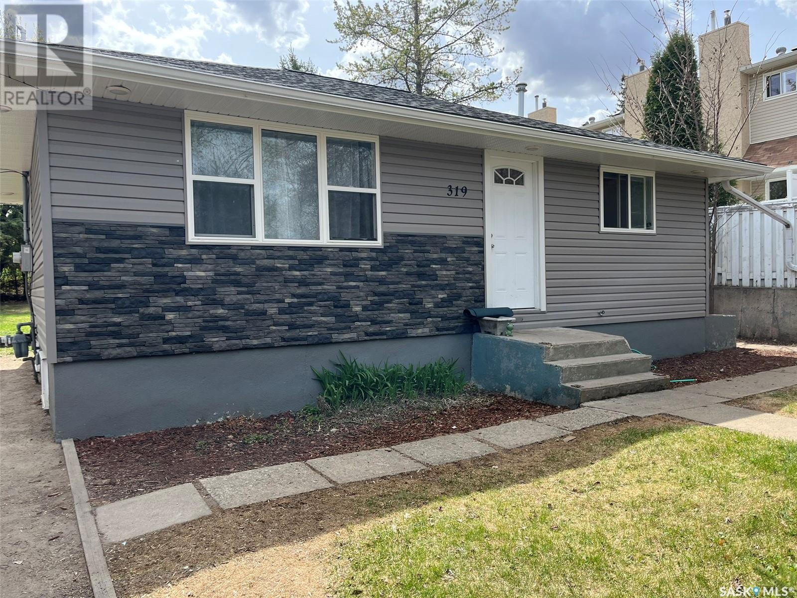 319 19th STREET E, Prince Albert, Saskatchewan