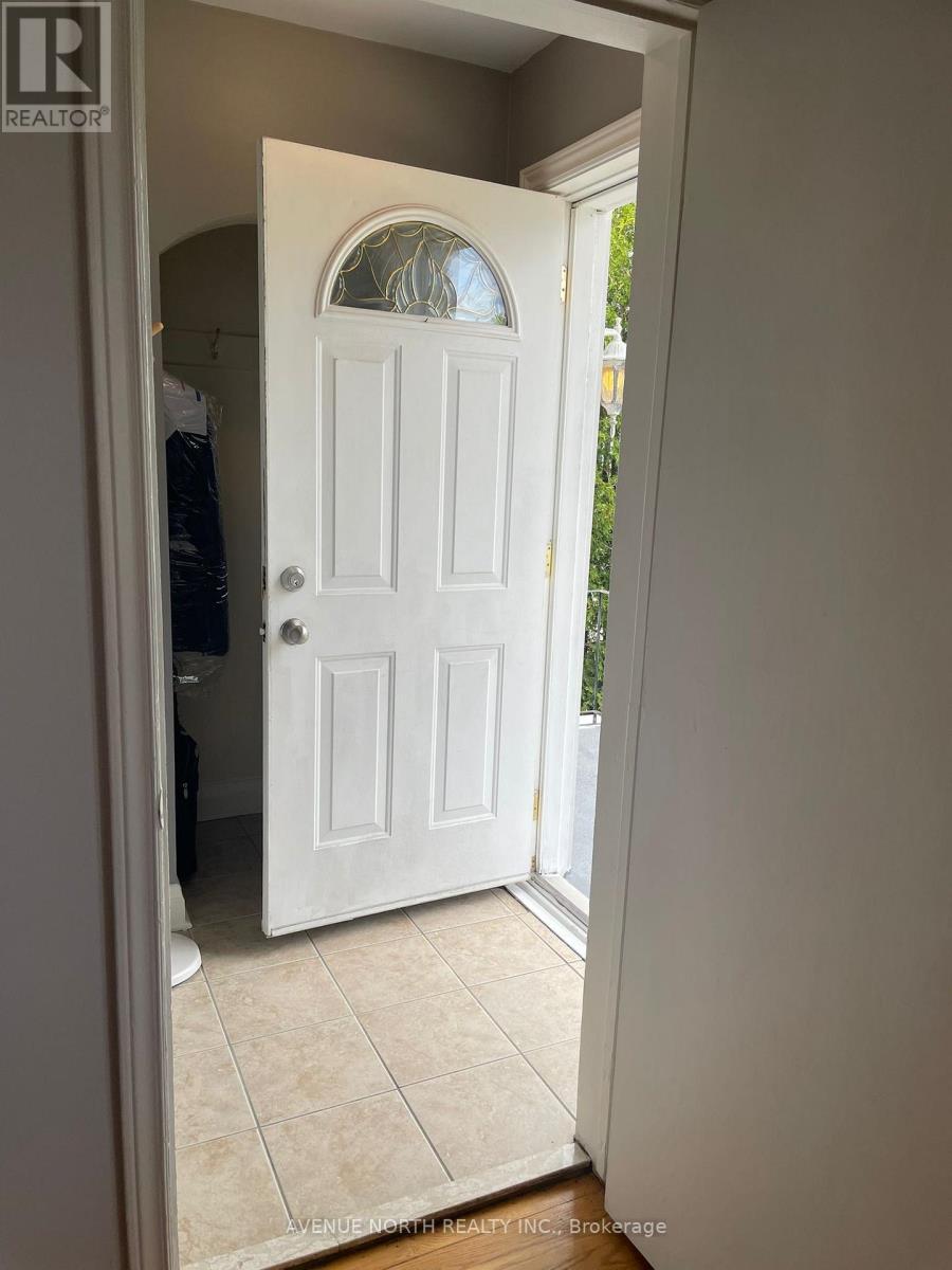 1210 Erie Avenue, Ottawa, Ontario  K1V 6G6 - Photo 2 - X12155923
