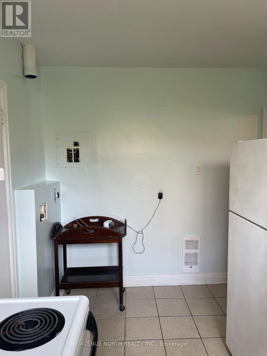 1210 Erie Avenue, Ottawa, Ontario  K1V 6G6 - Photo 6 - X12155923