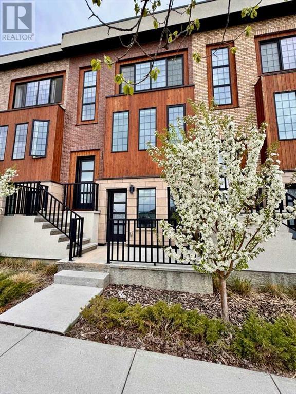 Property at 136 Greenbriar Way NW image 1