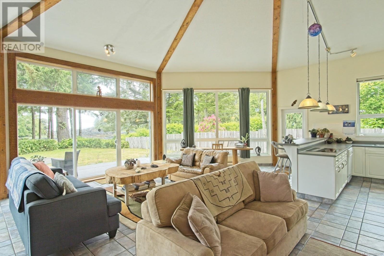 936 Amphitrite Pl, Ucluelet, British Columbia