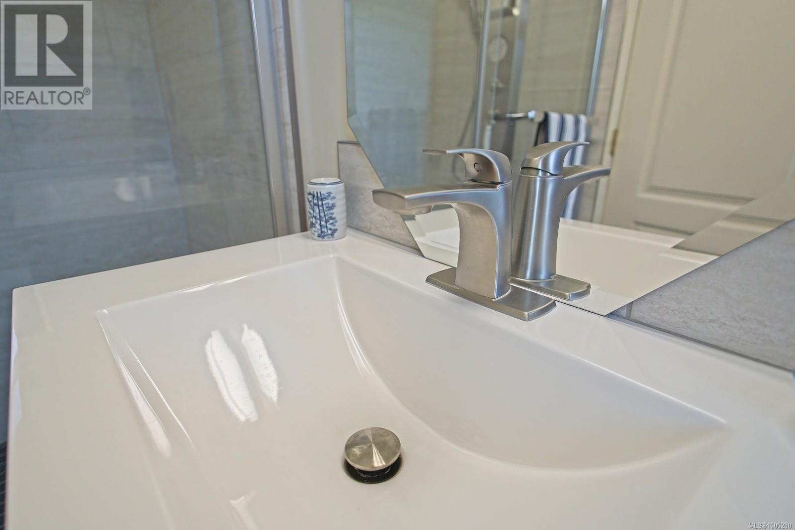 936 Amphitrite Pl, Ucluelet, British Columbia  V0R 3A0 - Photo 14 - 1000280