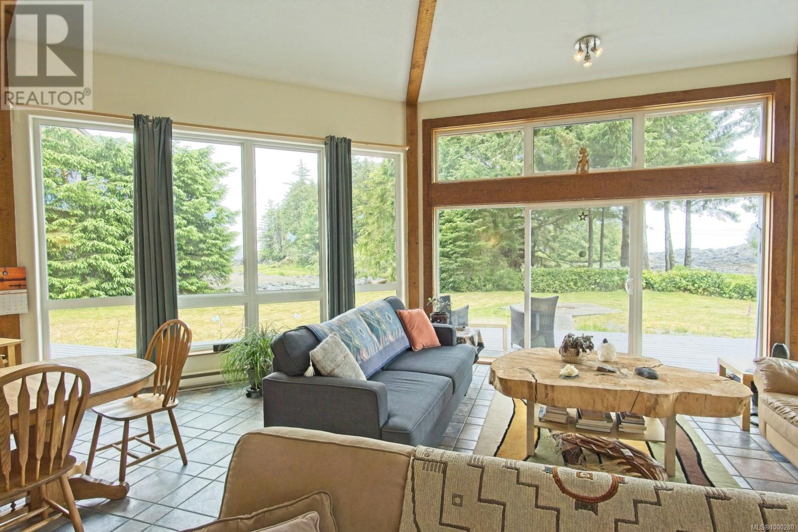 936 Amphitrite Pl, Ucluelet, British Columbia  V0R 3A0 - Photo 6 - 1000280