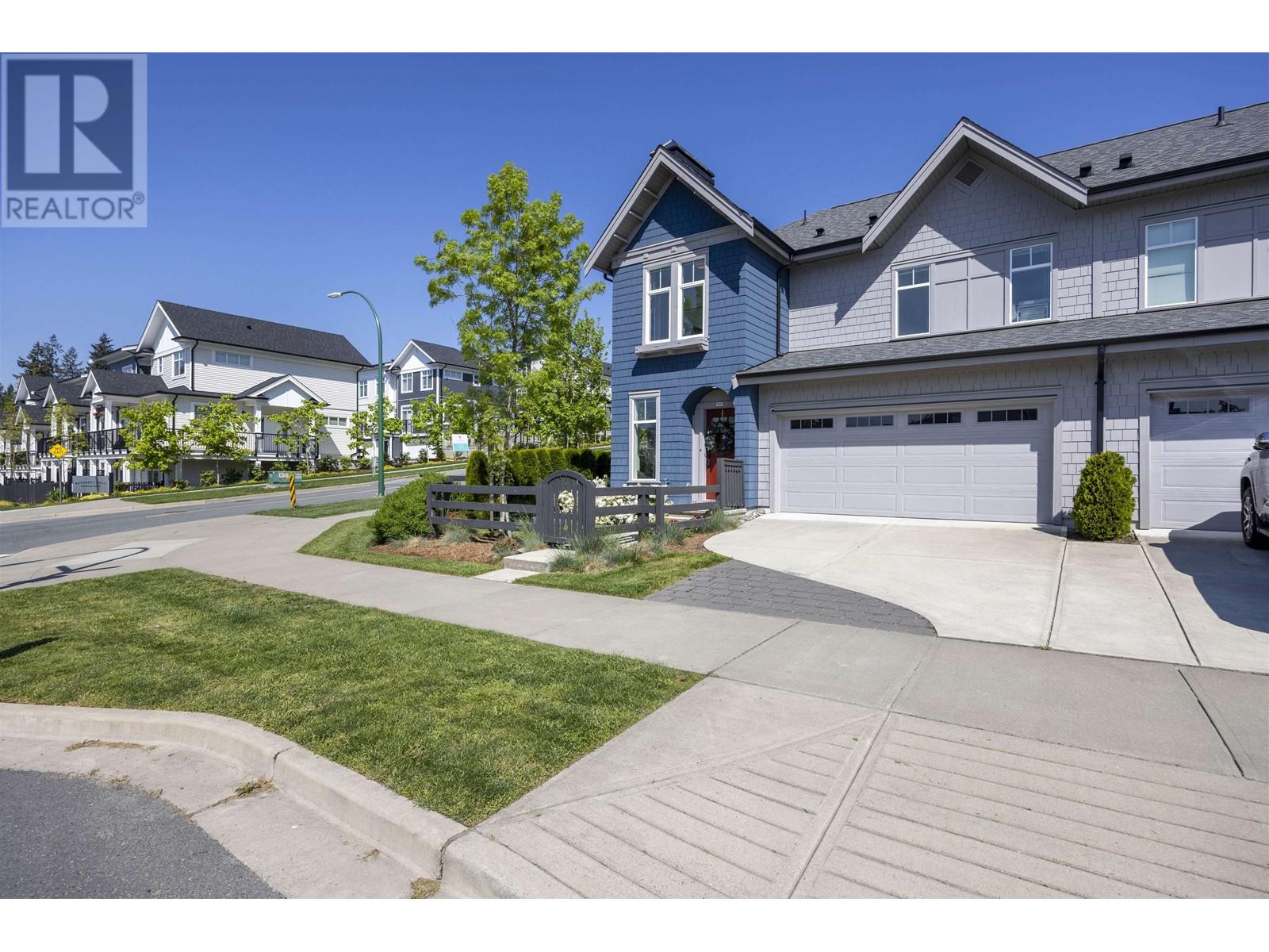 Property at 101 3517 BAYCREST AVENUE image 2