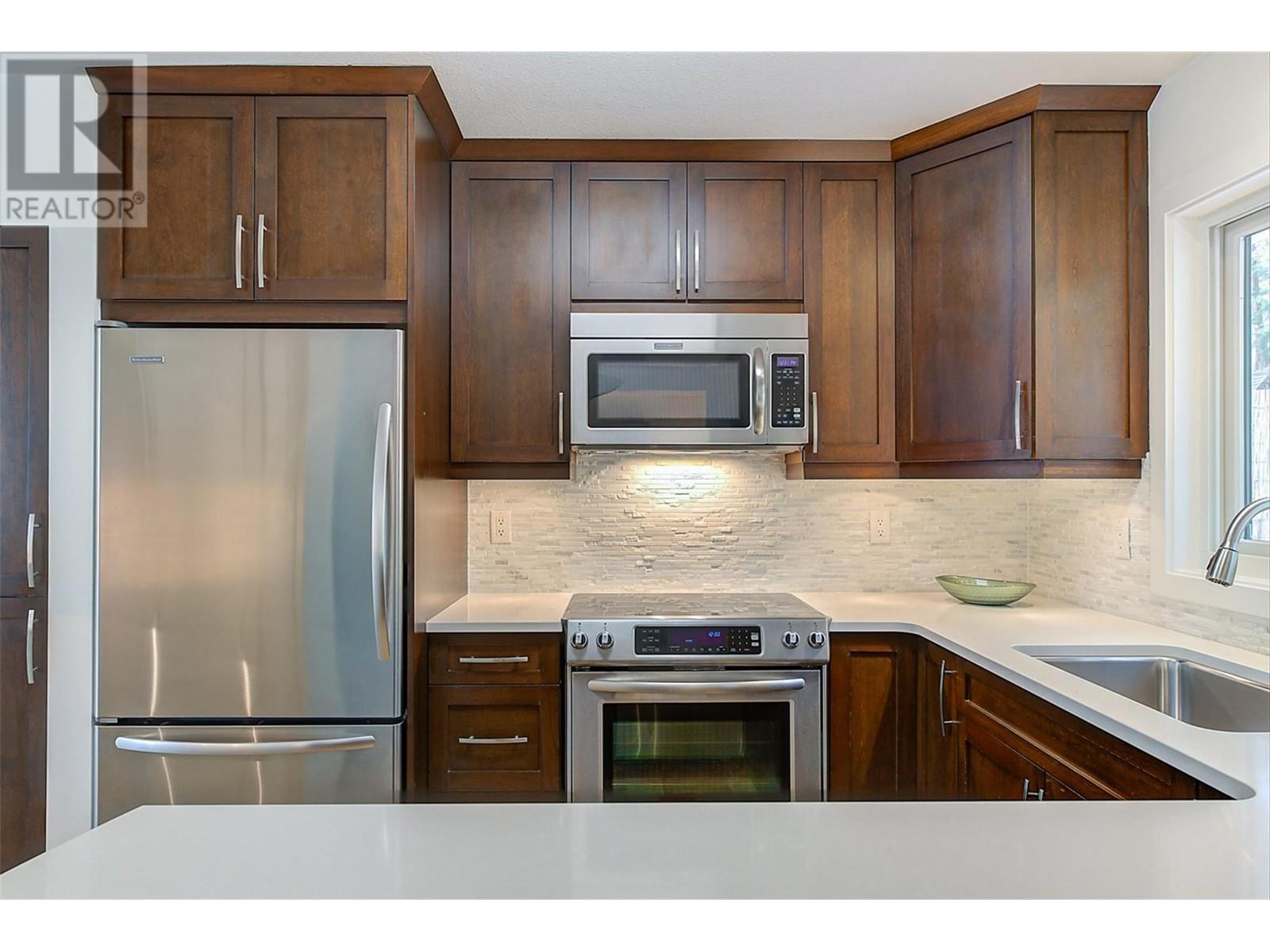 694 Cassiar Road, Kelowna, British Columbia  V1V 1M6 - Photo 18 - 10341410