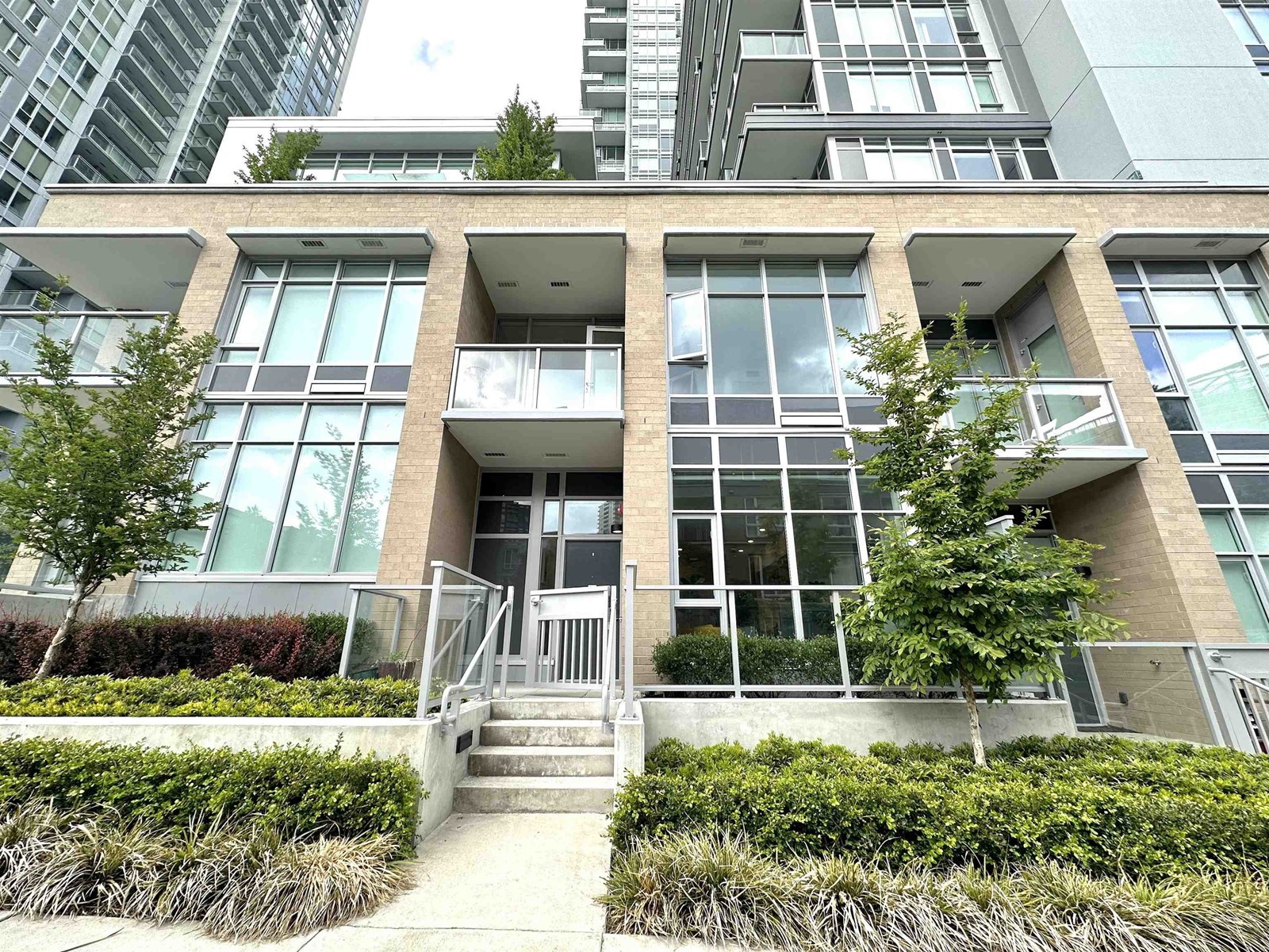 5 13350 CENTRAL AVENUE, Surrey, British Columbia
