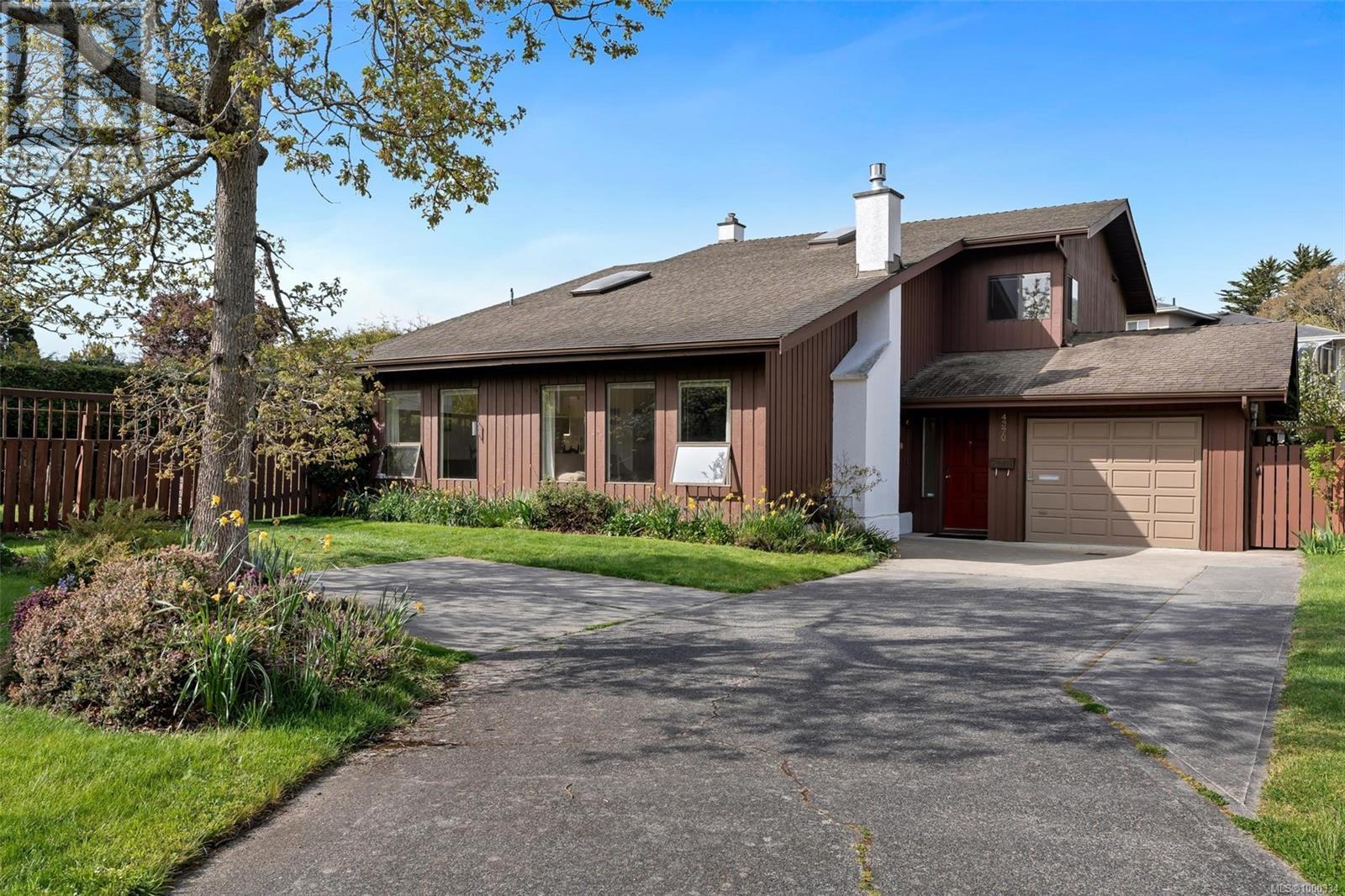 Property at 4370 Paramont Pl image 1
