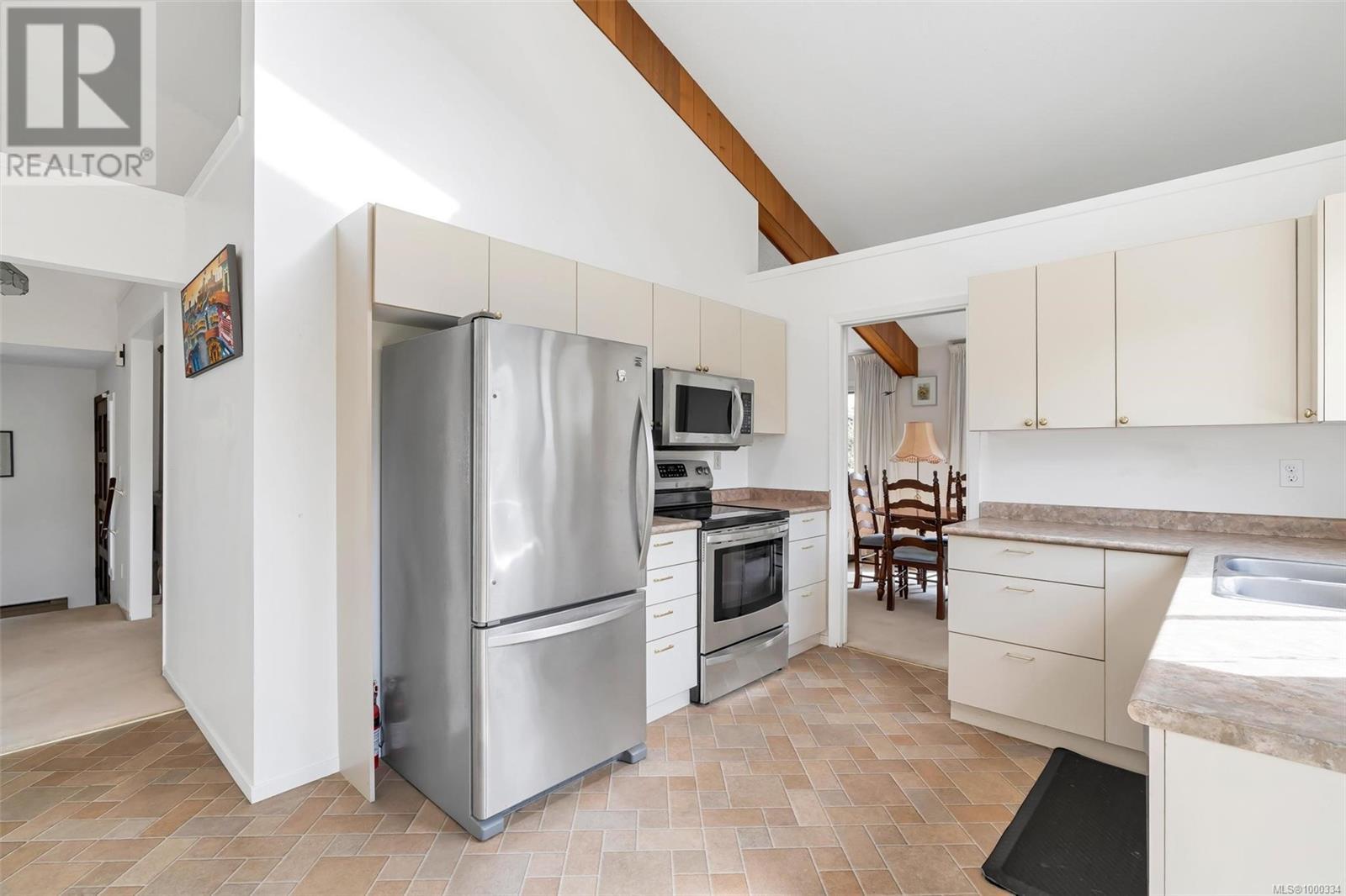 4370 Paramont Pl, Saanich, British Columbia  V8N 5V6 - Photo 13 - 1000334