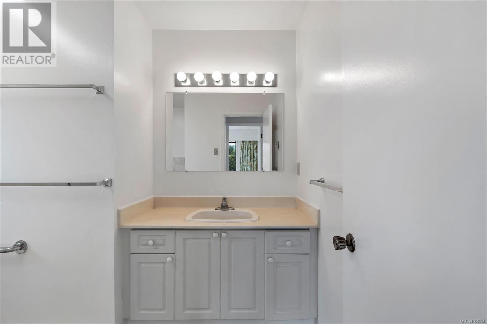 4370 Paramont Pl, Saanich, British Columbia  V8N 5V6 - Photo 30 - 1000334