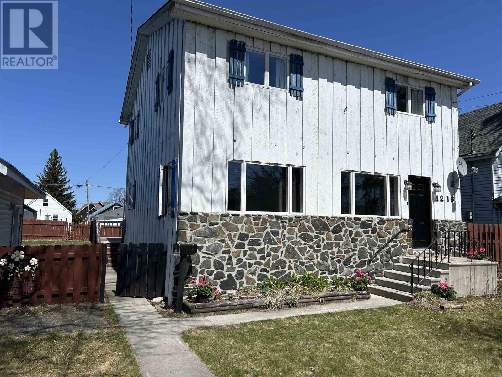 1216 Second St E, Fort Frances, Ontario  P9A 1P4 - Photo 2 - TB250948
