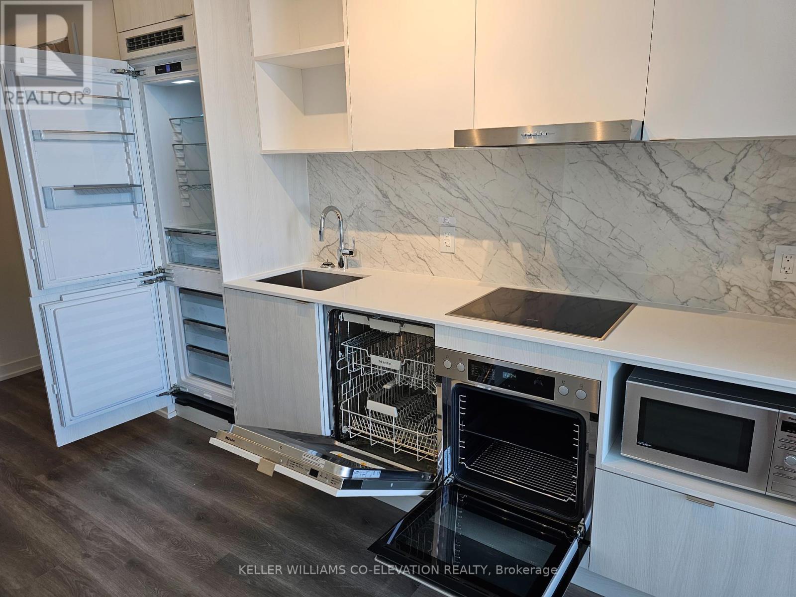 6107 - 138 Downes Street S, Toronto, Ontario  M5E 0E4 - Photo 13 - C12155527