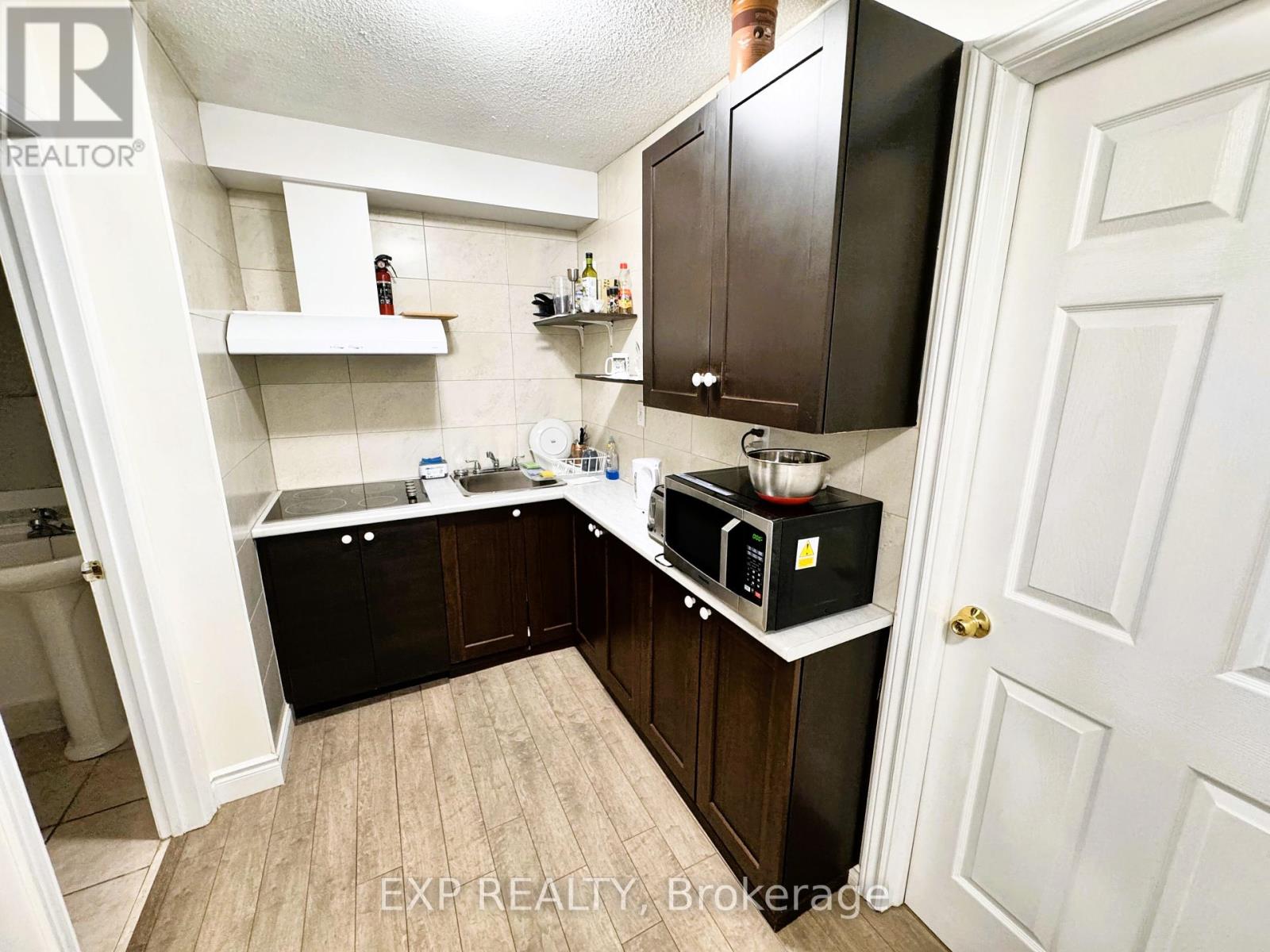 134 Dolores Road, Toronto, Ontario  M3L 2K8 - Photo 6 - W12155943