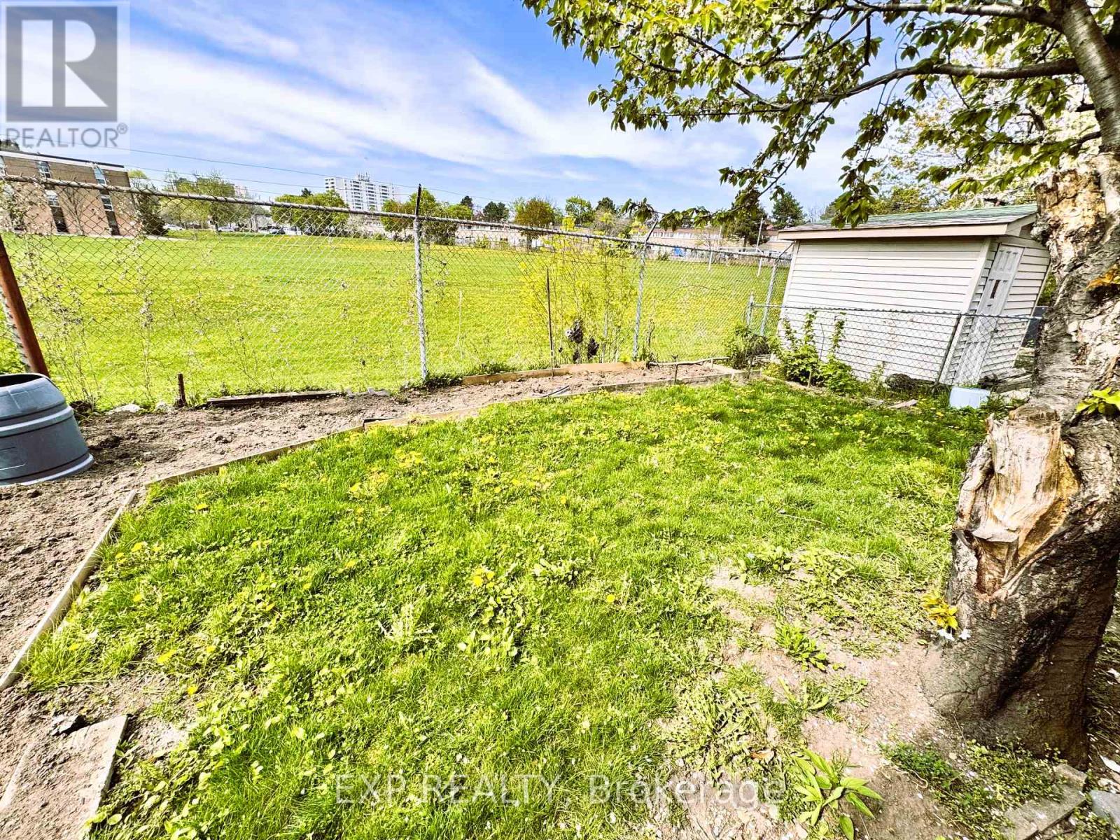 134 Dolores Road, Toronto, Ontario  M3L 2K8 - Photo 11 - W12155943
