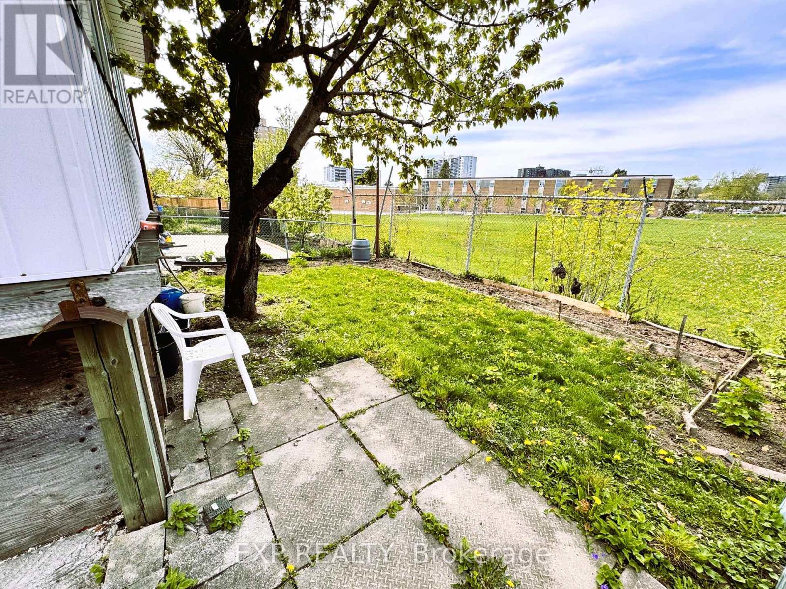 134 Dolores Road, Toronto, Ontario  M3L 2K8 - Photo 12 - W12155943