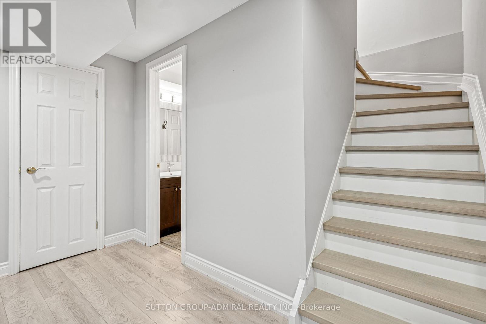 39 Churchland Drive, Barrie, Ontario  L4N 8P9 - Photo 37 - S12135328