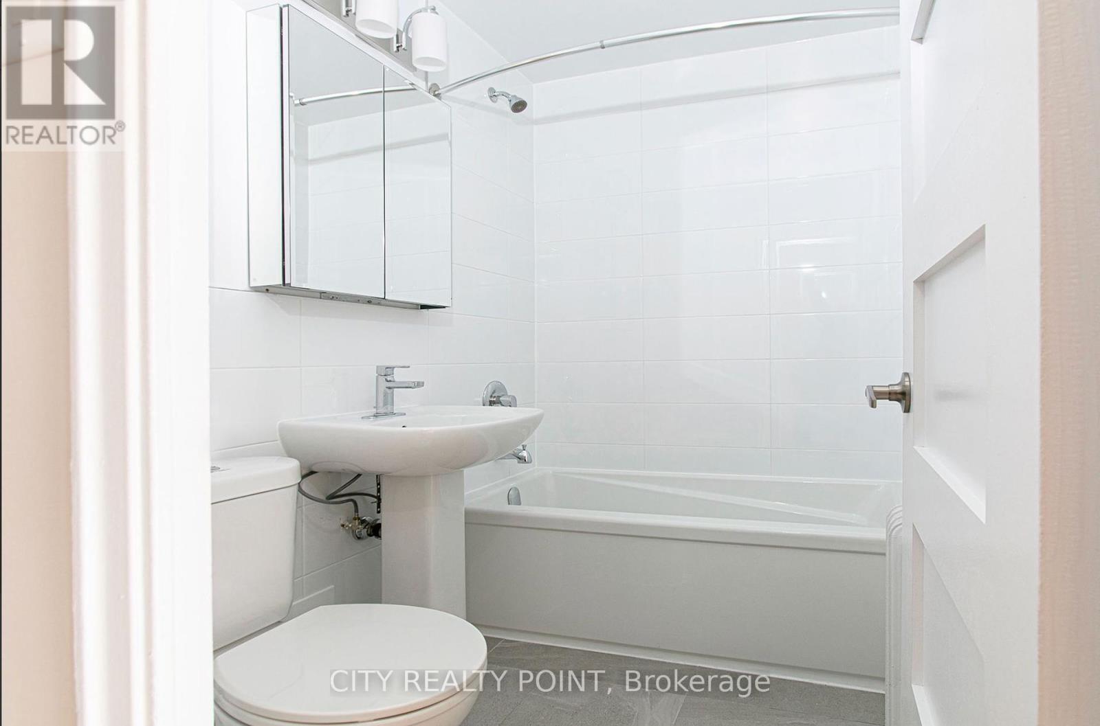 405 - 2 Grandstand Place, Toronto, Ontario  M4H 1E2 - Photo 11 - C12155991