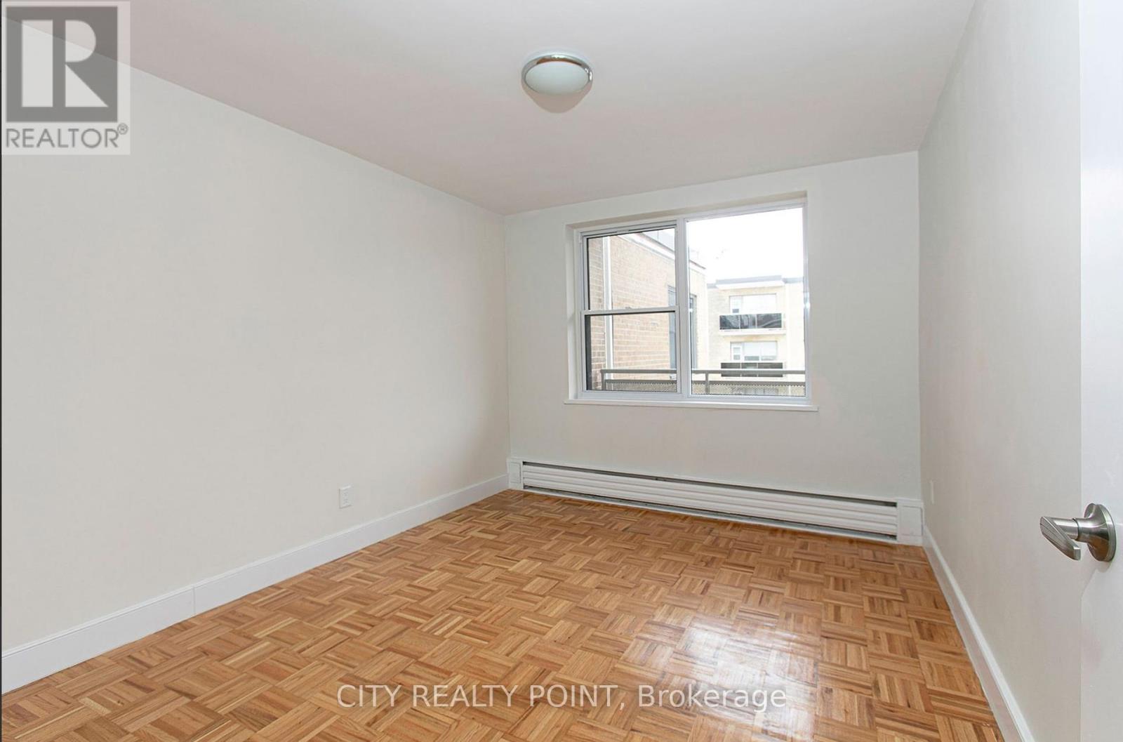 405 - 2 Grandstand Place, Toronto, Ontario  M4H 1E2 - Photo 9 - C12155991