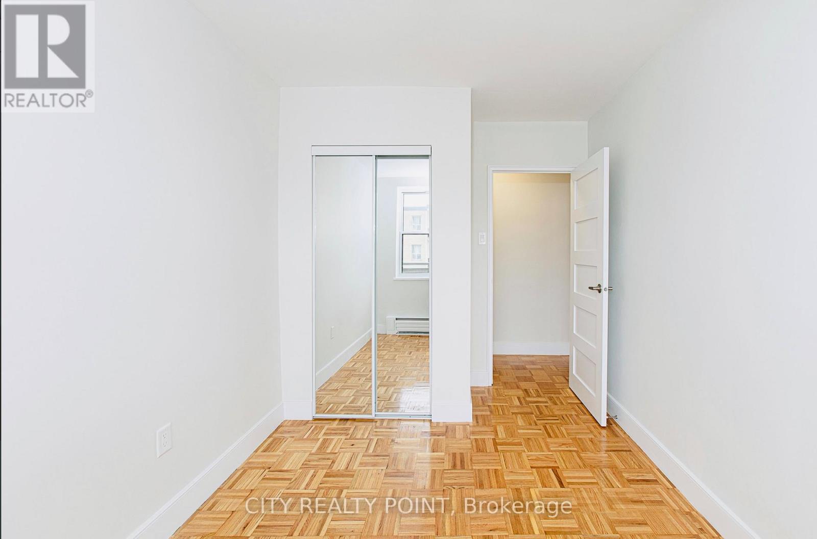 601 - 2 Grandstand Place, Toronto, Ontario  M4H 1E2 - Photo 8 - C12155992