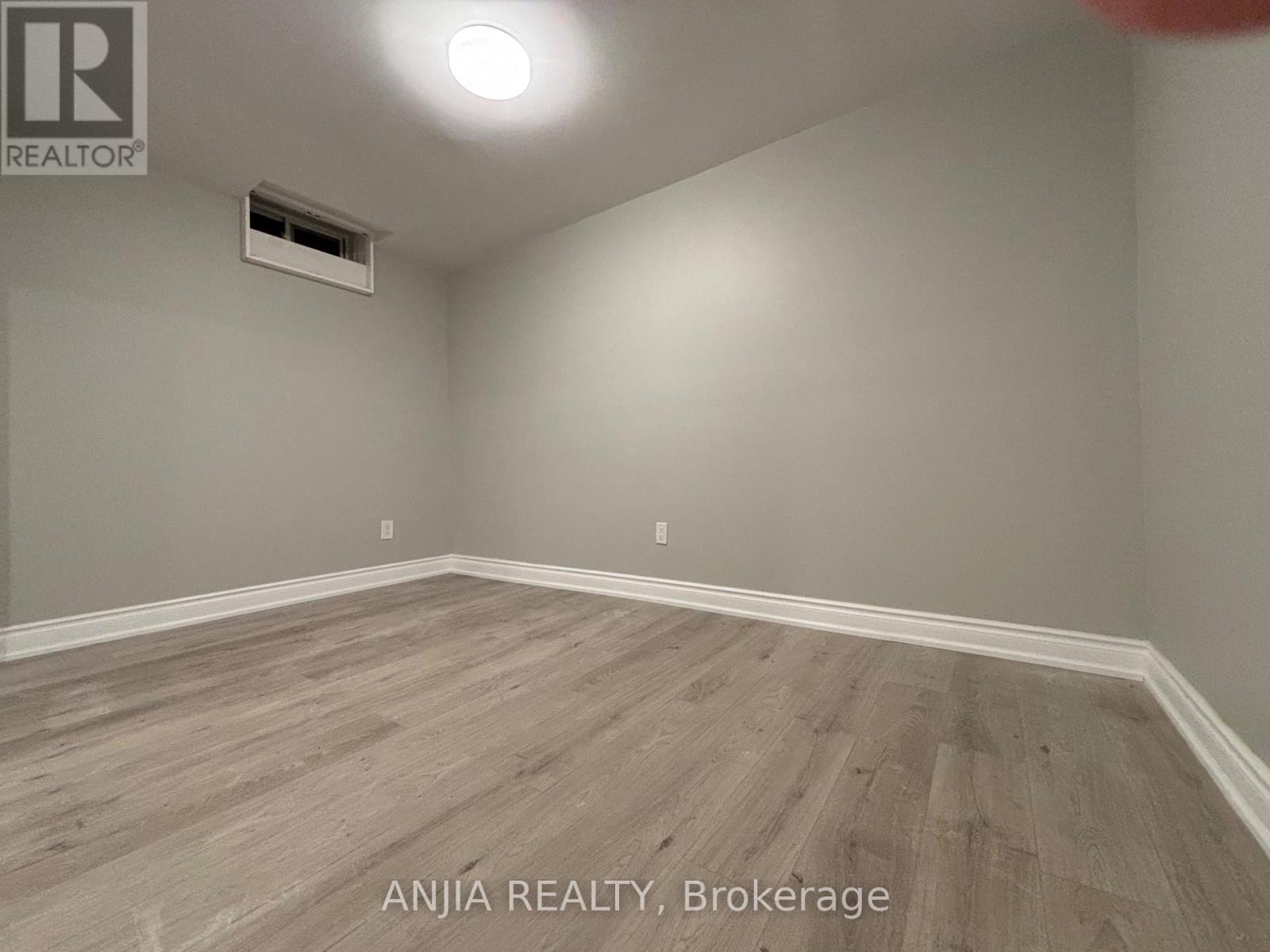 7 Moses Crescent, Markham, Ontario  L6C 1R2 - Photo 4 - N12155965