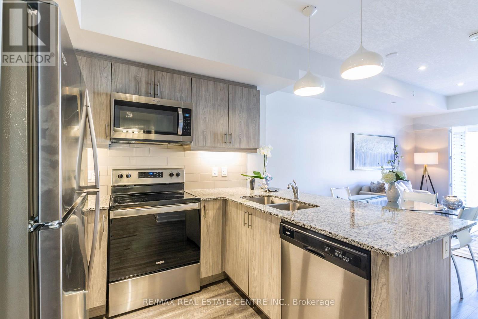 213 - 16 Markle Crescent, Hamilton (Ancaster), Ontario  L9G 0H4 - Photo 11 - X12156002