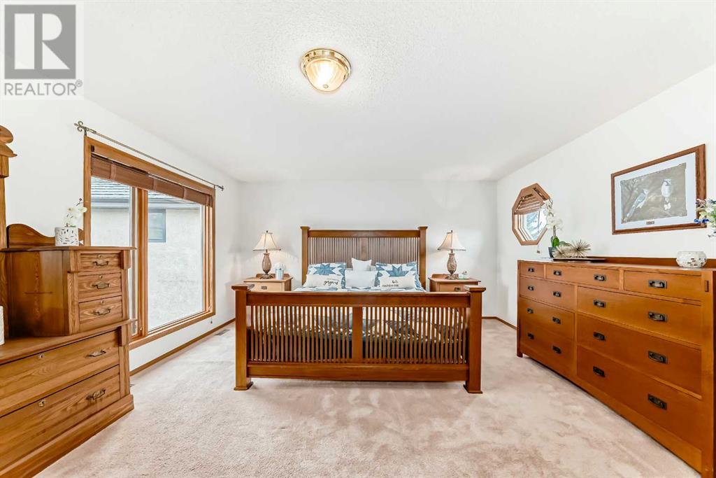 92 Oakmount Court Sw, Calgary, Alberta  T2V 5V8 - Photo 22 - A2222110