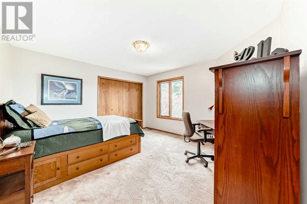 92 Oakmount Court Sw, Calgary, Alberta  T2V 5V8 - Photo 31 - A2222110