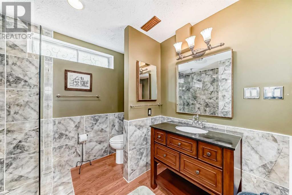 92 Oakmount Court Sw, Calgary, Alberta  T2V 5V8 - Photo 39 - A2222110