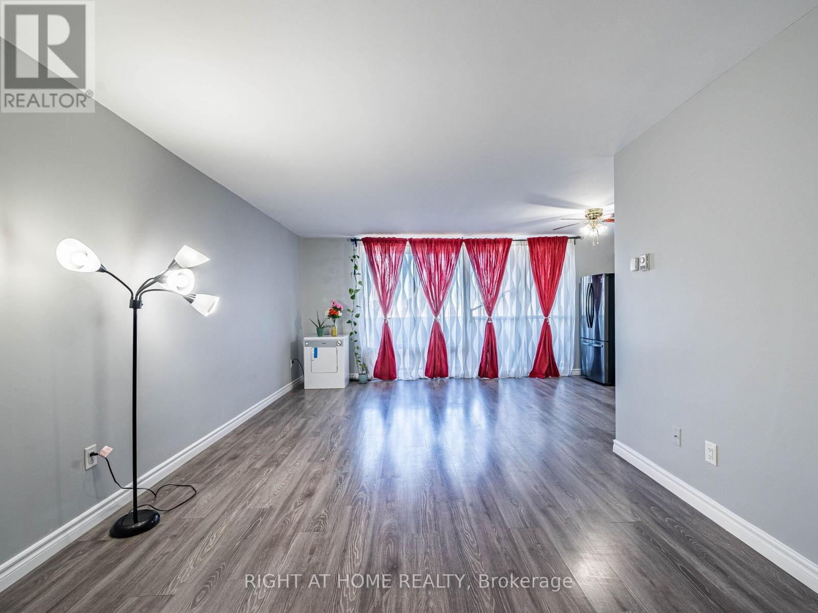 1208 - 1 Massey Square, Toronto (Crescent Town), Ontario  M4C 5L4 - Photo 7 - E12156012