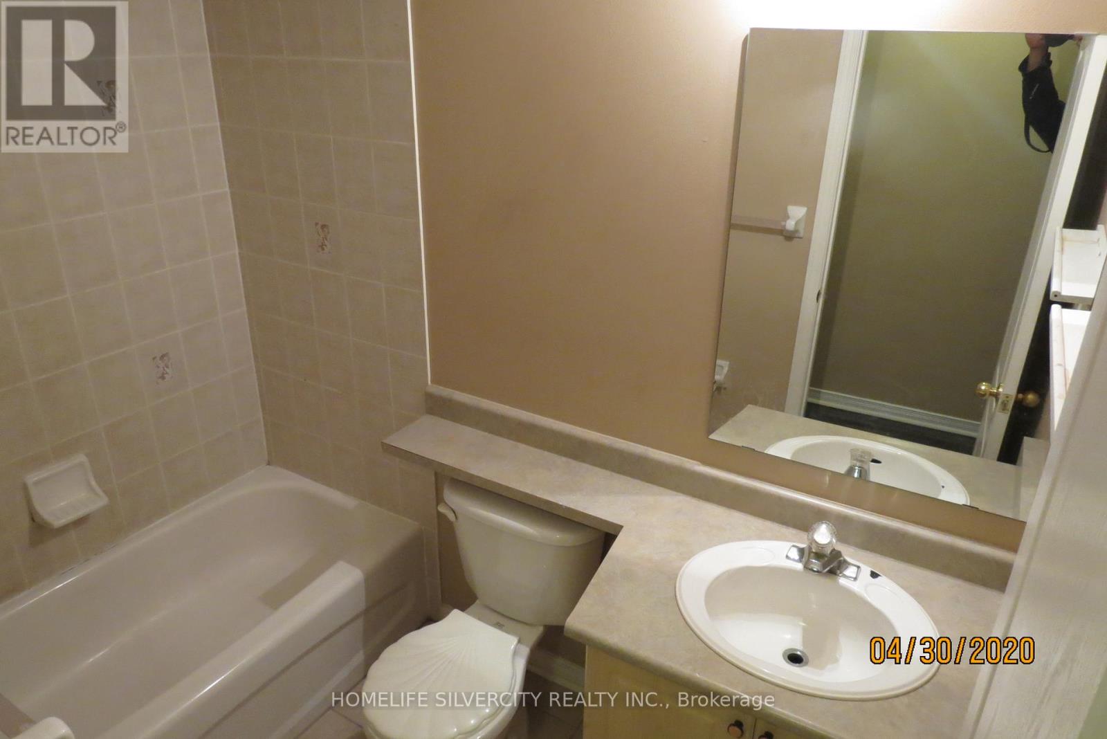 107 Cadillac Crescent, Brampton (Fletcher's Meadow), Ontario  L7A 3B5 - Photo 12 - W12154865