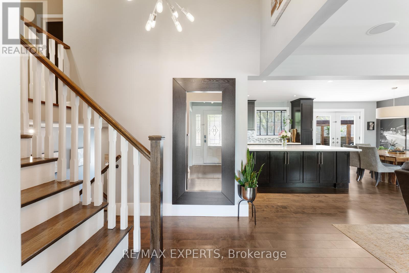 69 Smithwood Drive, Toronto, Ontario  M9B 4S2 - Photo 4 - W12156015
