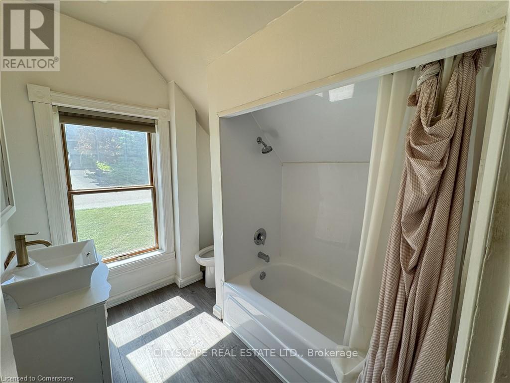 180 Carroll Street, Guelph/eramosa, Ontario  N0B 2K0 - Photo 24 - X12156009