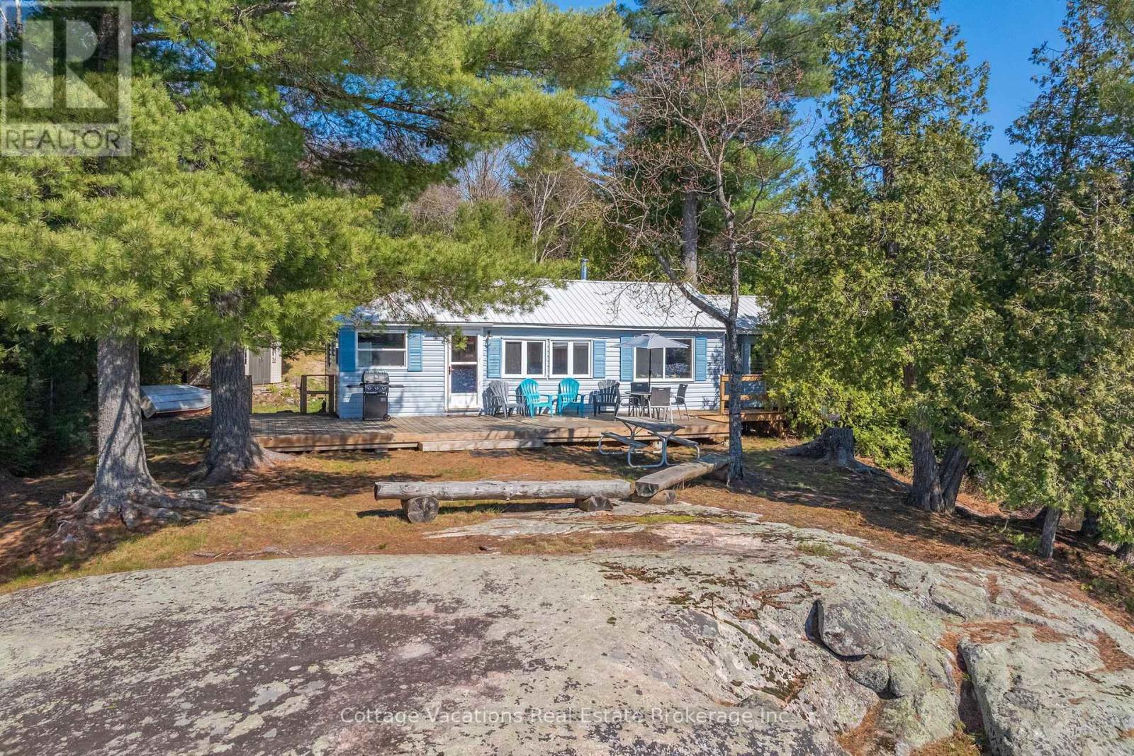 936 East Bear Lake Road, Mcmurrich/monteith, Ontario  P0A 1Y0 - Photo 2 - X12143530