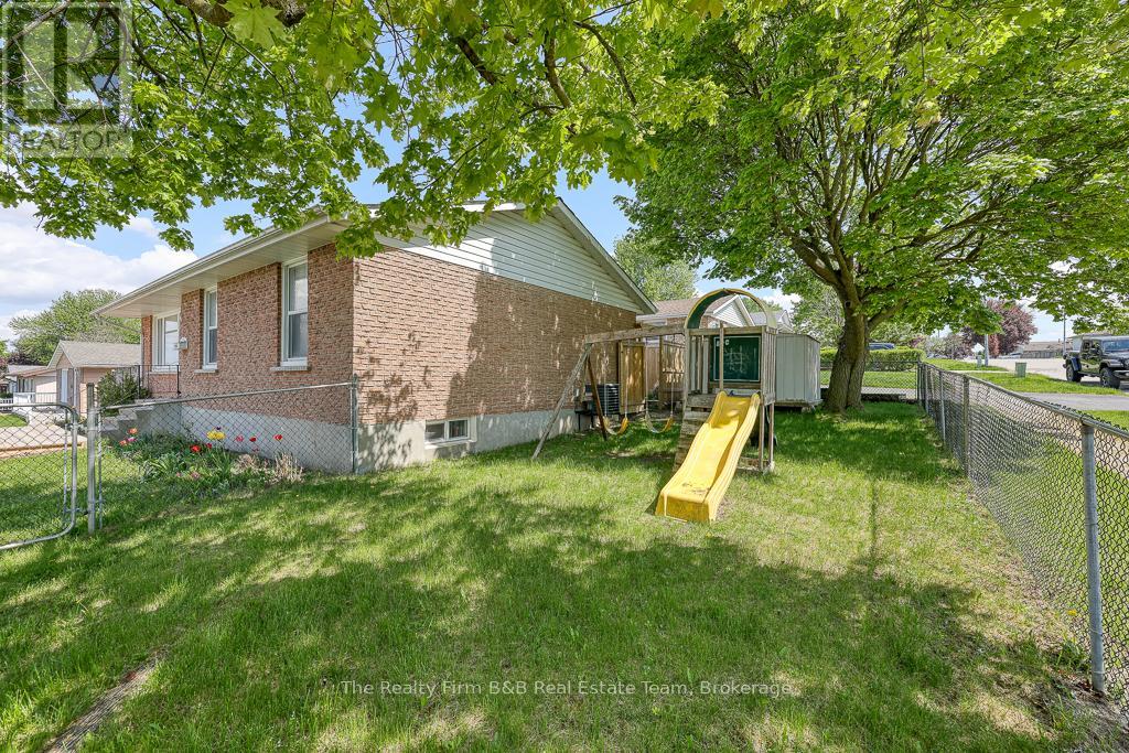 964 Alice Street, Woodstock, Ontario  N4S 8A9 - Photo 9 - X12154648