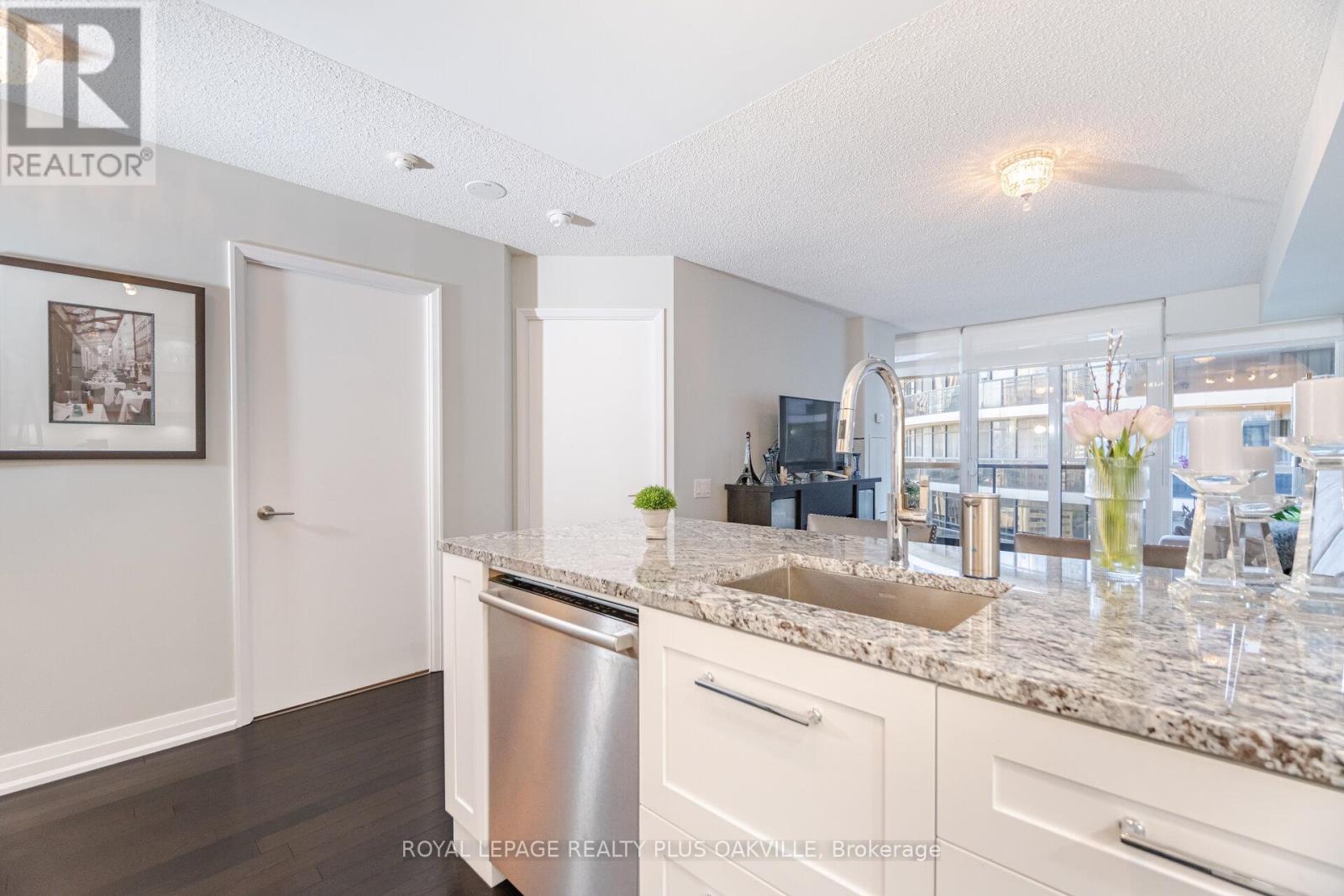 1506 - 25 Carlton Street, Toronto, Ontario  M5B 1L4 - Photo 11 - C12154044