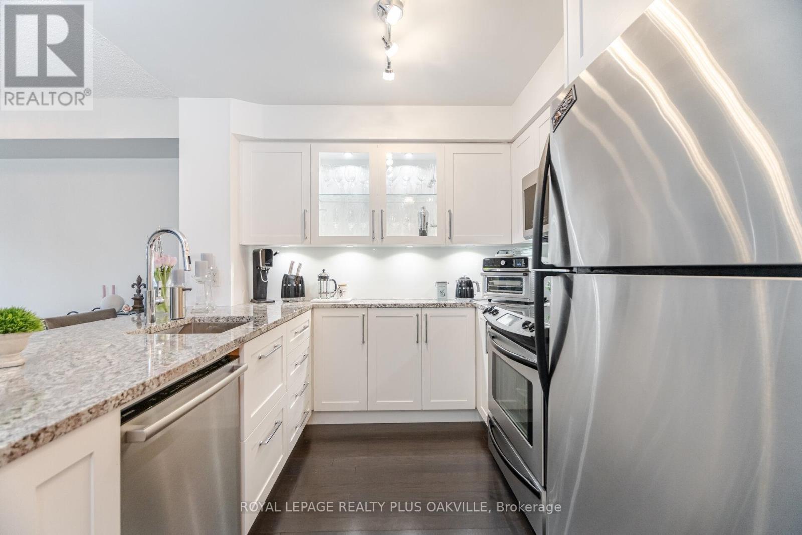 1506 - 25 Carlton Street, Toronto, Ontario  M5B 1L4 - Photo 10 - C12154044