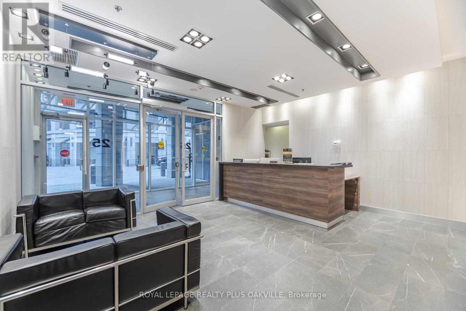 1506 - 25 Carlton Street, Toronto, Ontario  M5B 1L4 - Photo 2 - C12154044