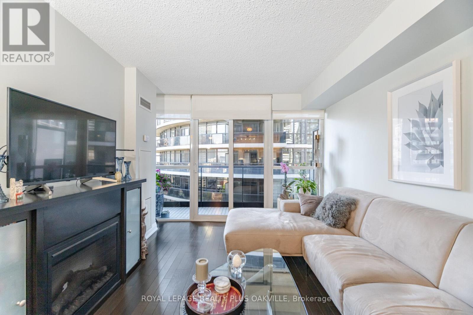 1506 - 25 Carlton Street, Toronto, Ontario  M5B 1L4 - Photo 13 - C12154044