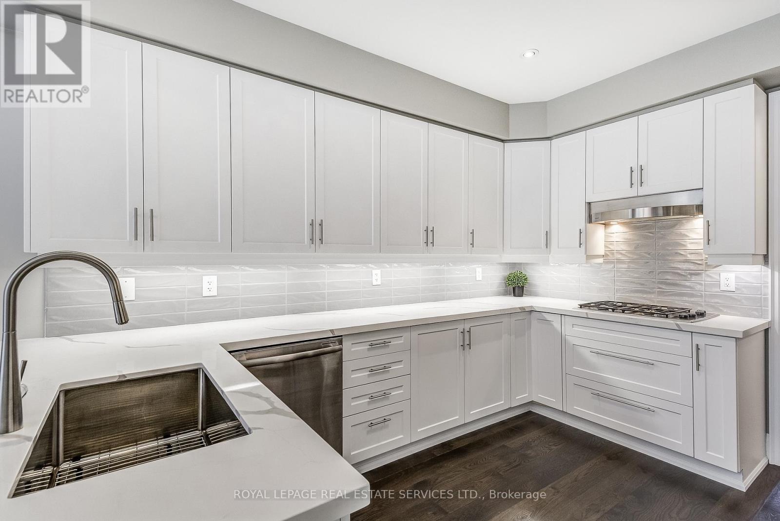 11 - 2400 Neyagawa Boulevard, Oakville, Ontario  L6H 7P5 - Photo 11 - W12140135