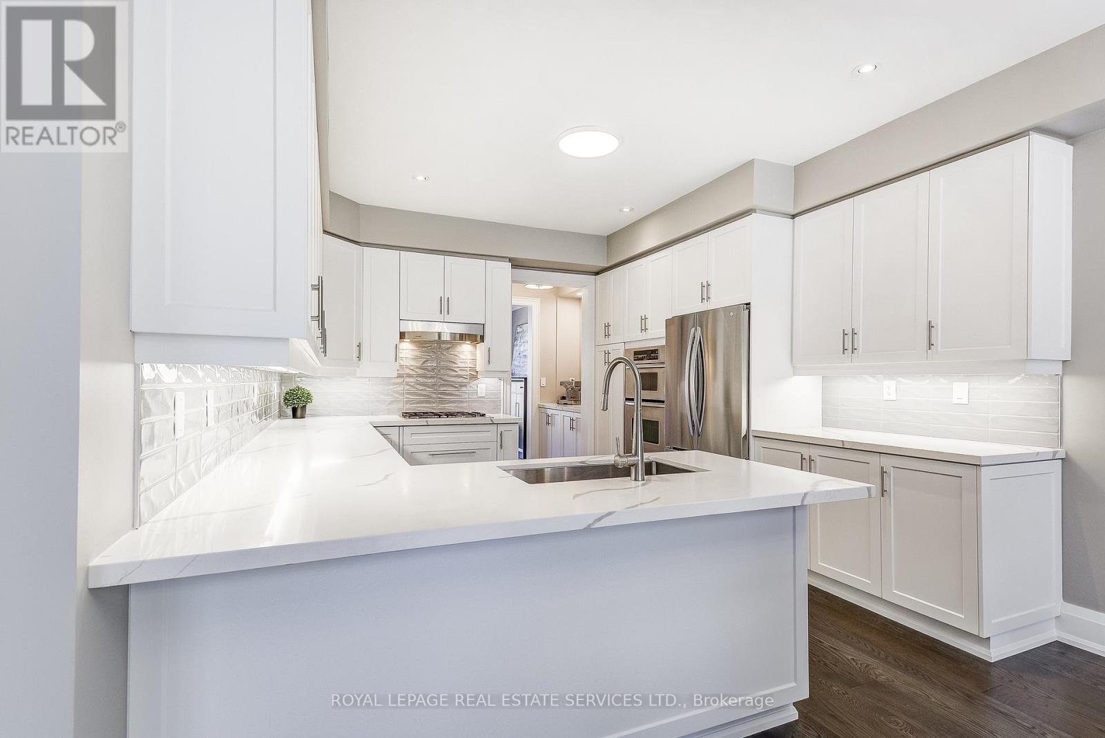 11 - 2400 Neyagawa Boulevard, Oakville, Ontario  L6H 7P5 - Photo 9 - W12140135