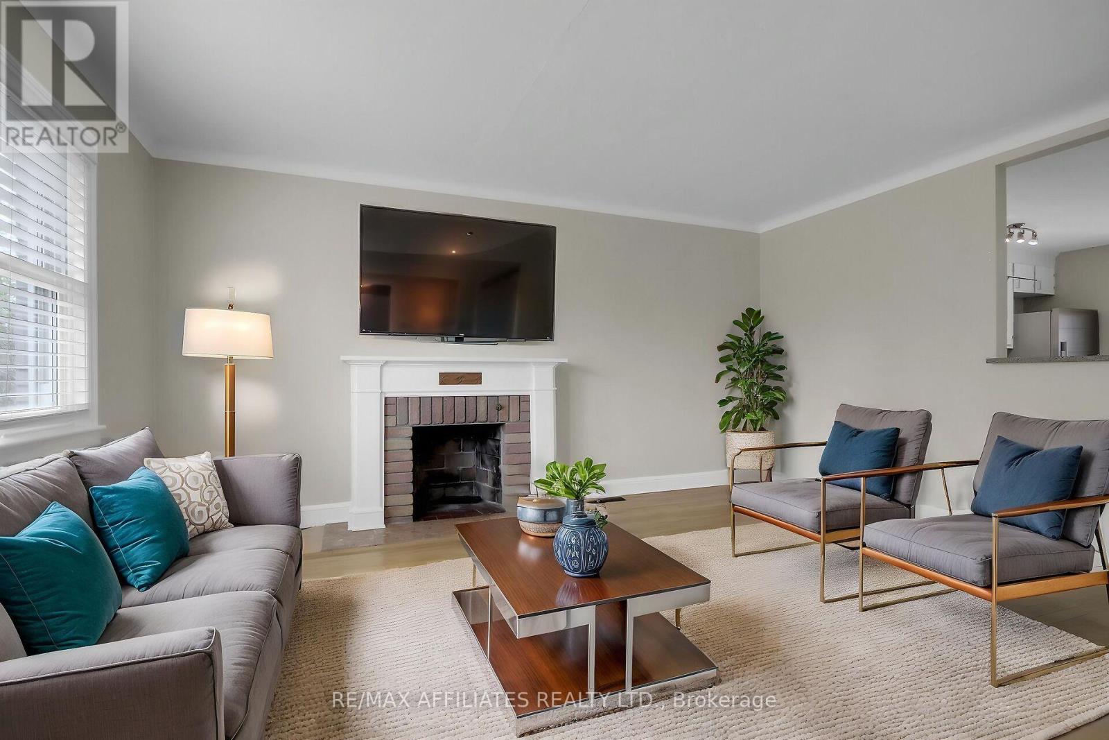 312 Mountbatten Avenue, Ottawa, Ontario  K1H 5W3 - Photo 4 - X12156046