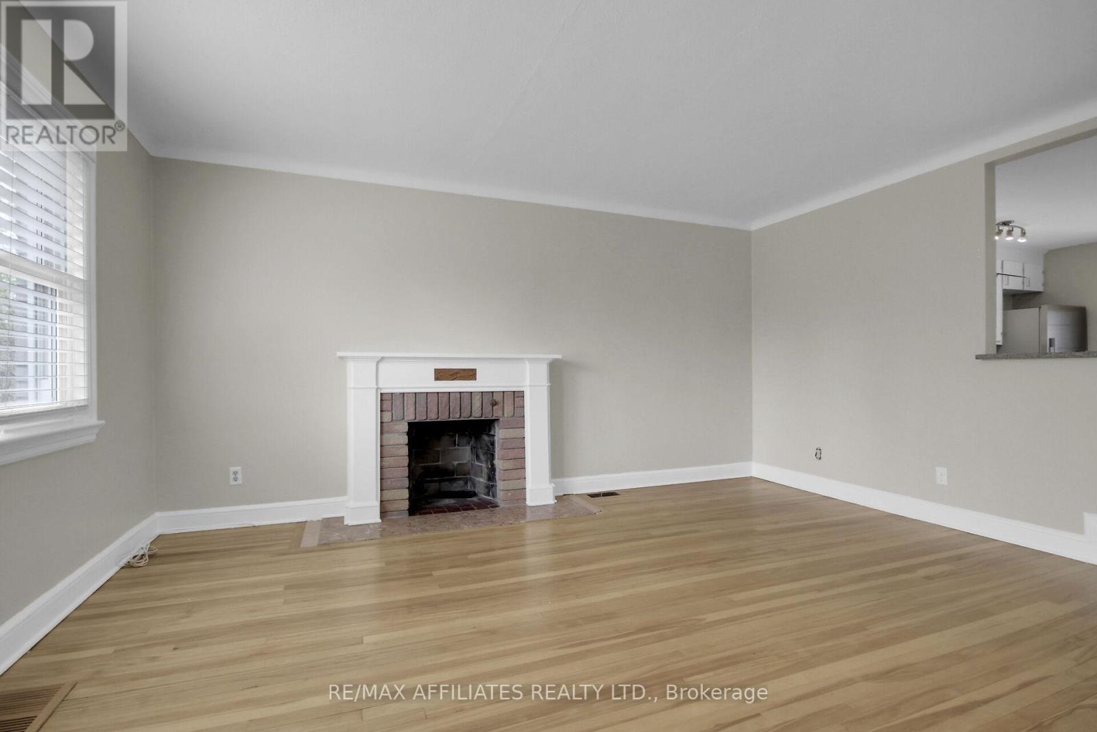 312 Mountbatten Avenue, Ottawa, Ontario  K1H 5W3 - Photo 5 - X12156046