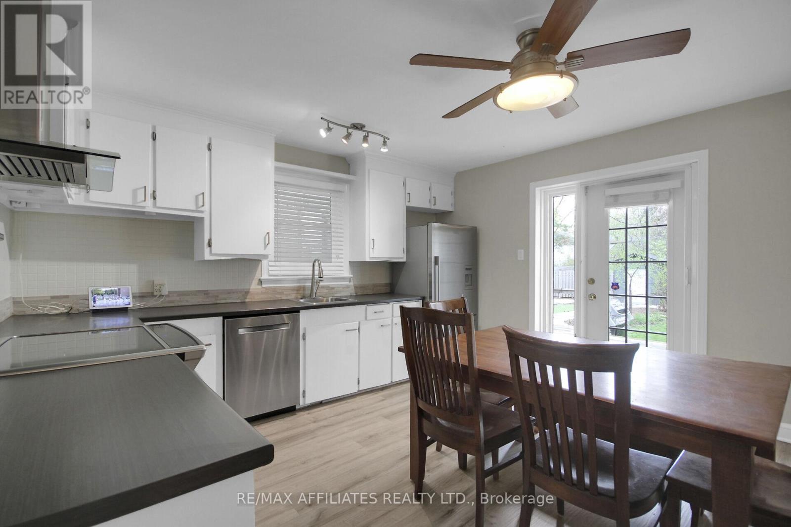 312 Mountbatten Avenue, Ottawa, Ontario  K1H 5W3 - Photo 7 - X12156046