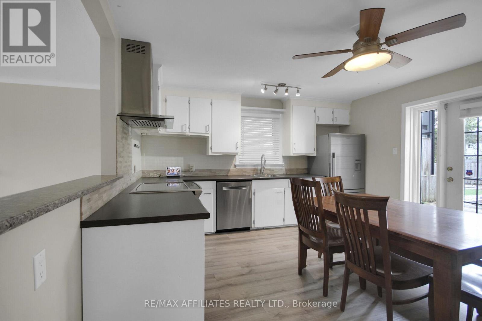 312 Mountbatten Avenue, Ottawa, Ontario  K1H 5W3 - Photo 9 - X12156046